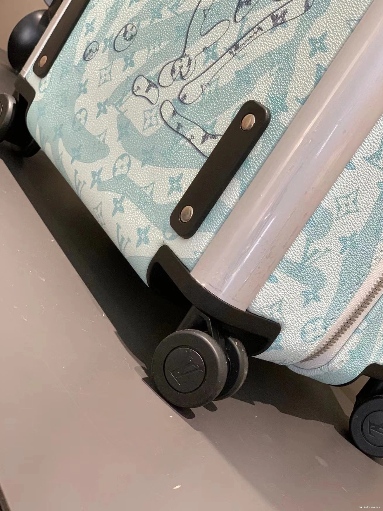 CUSTOM 37L AQUAGARDEN CABIN VERSION) 55 SUITCASE HORIZON (2024 0820